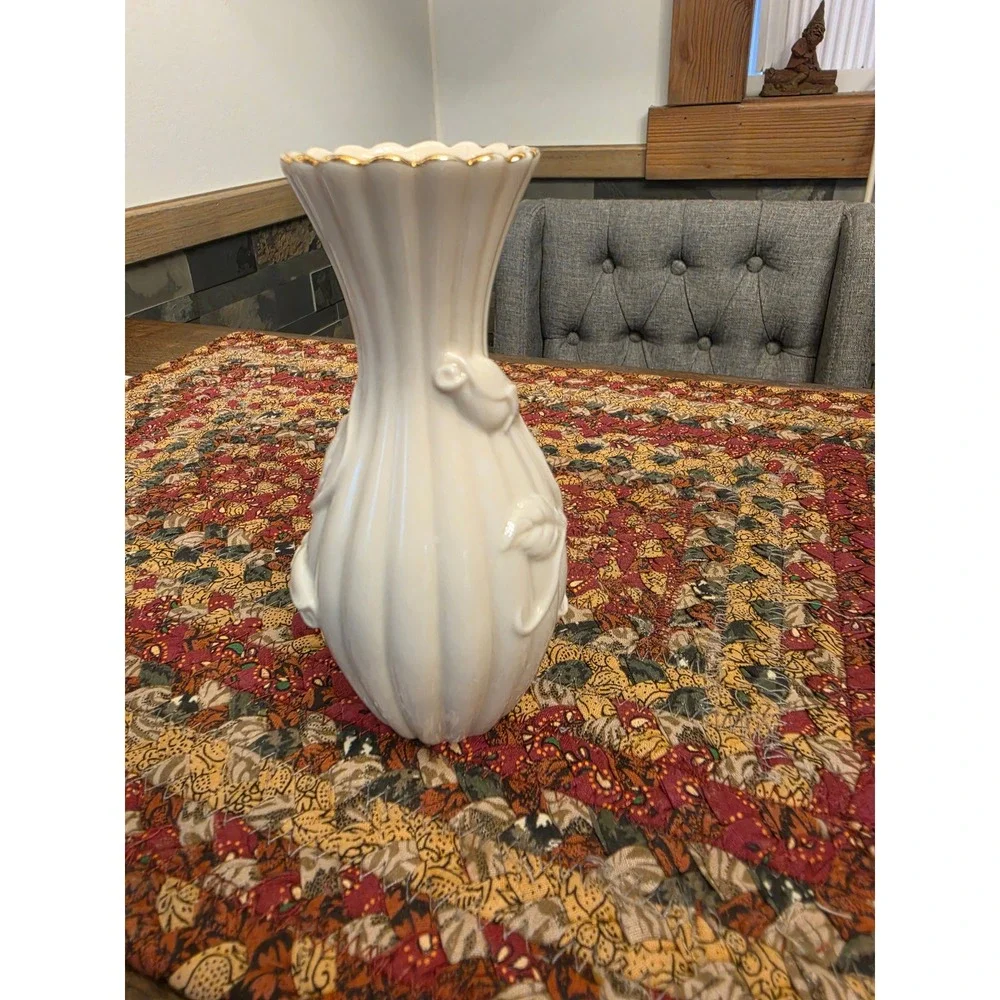 Lenox Ivory Fine China Rose Bud Vase Gold Trim Handcrafted 6 Inch